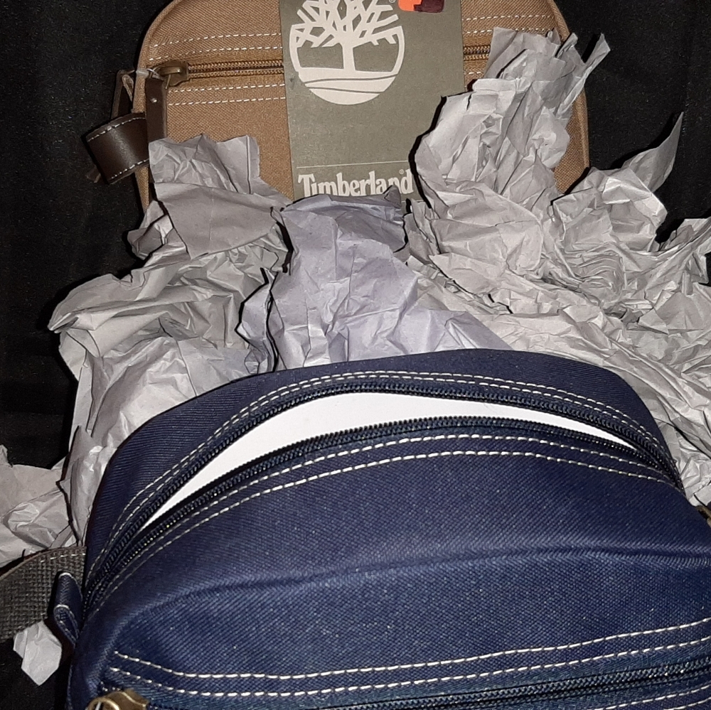 Timberland Travel Kit 2 blue Tan sold @two Blue travel bags avaible - Picture 6 of 6